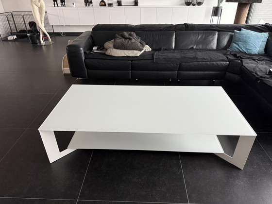 Image 1 of Table basse