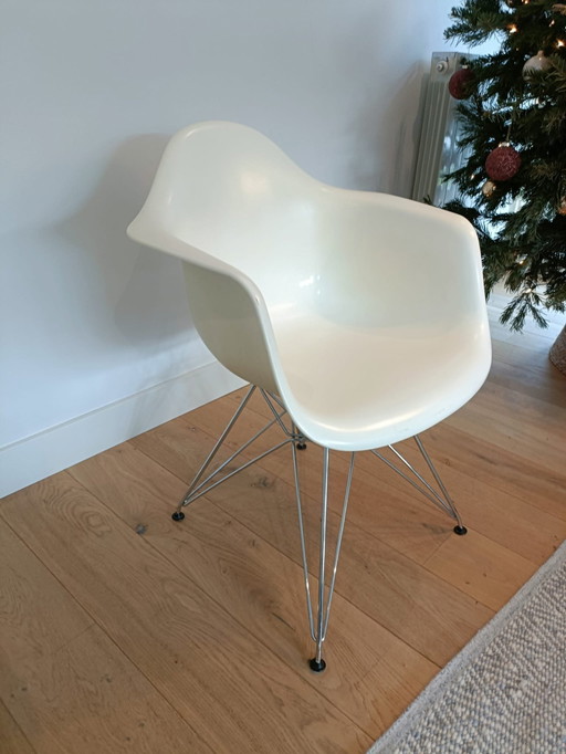 6x Vitra Eames Dar Dining Chair