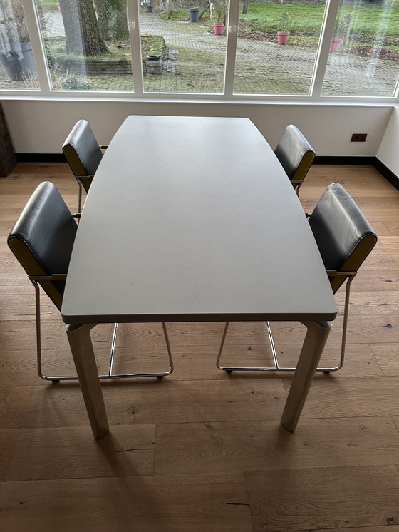 Image 1 of Leolux Table de salle à manger 'Niobe'