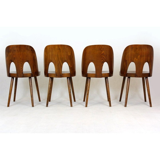 Image 1 of Ensemble de 4 chaises en bois vintage par Oswald Haerdtl pour Ton, Tchécoslovaquie 1950