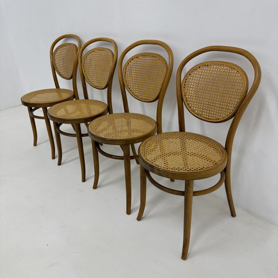 Image 1 of Ensemble de 4 chaises de salle à manger / bistro en bois courbé, 1960S