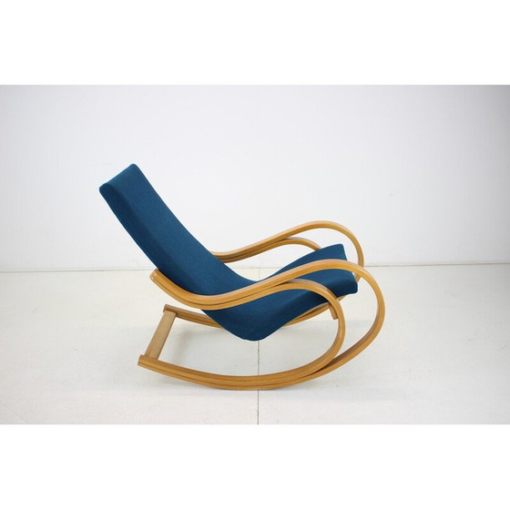 Image 1 of Fauteuil à bascule vintage en tissu et bois, Tchécoslovaquie 1970
