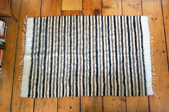 Image 1 of Tapis turc rayé noir blanc marron