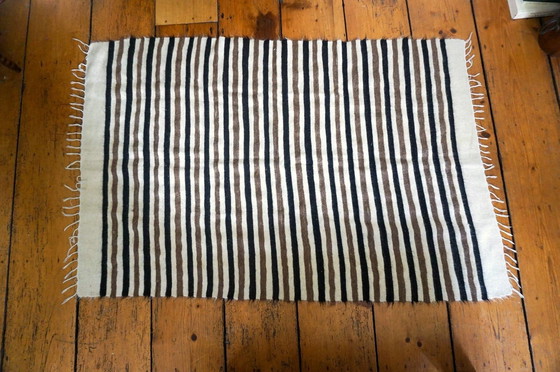 Image 1 of Tapis turc rayé noir blanc marron