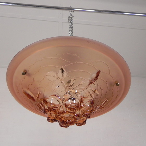 Image 1 of Lampe suspendue Art Déco, bol en verre avec rose en relief, années 1930