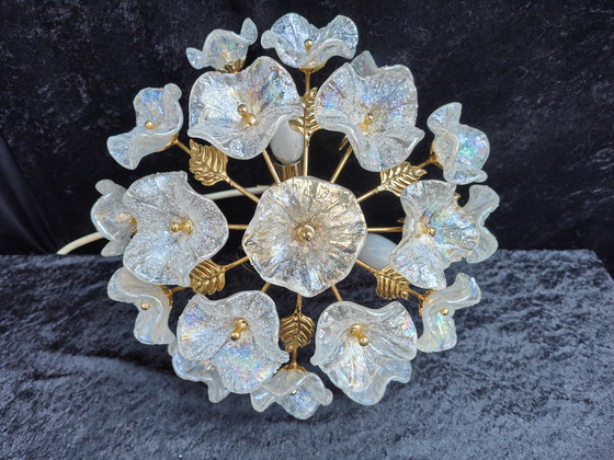 Image 1 of Plafonnier de Murano avec 19 fleurs en verre irisé