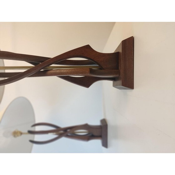 Image 1 of Paire de lampes vintage en bois de noyer et laiton, États-Unis 1960