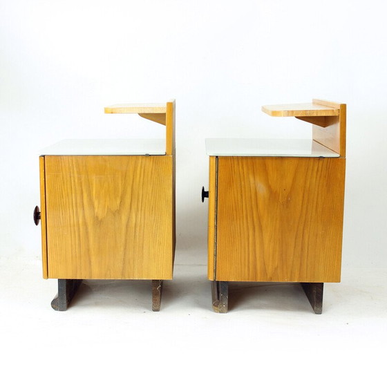 Image 1 of Paire de tables de chevet vintage en bois et verre, Tchécoslovaquie 1950