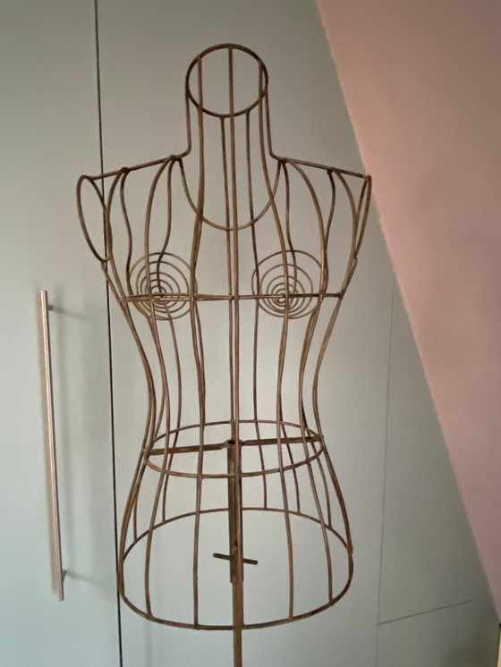 Image 1 of 2 x mannequins d'époque