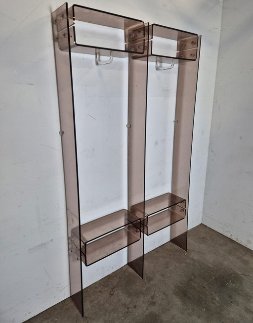 Armoire en plexiglas de l'ère spatiale