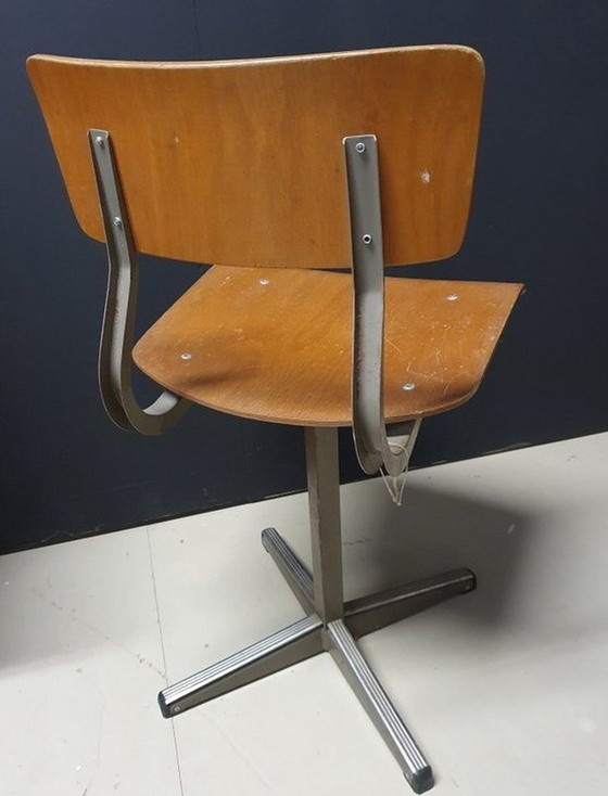 Image 1 of 13040 Industrial Grey Chair Chaise d'école