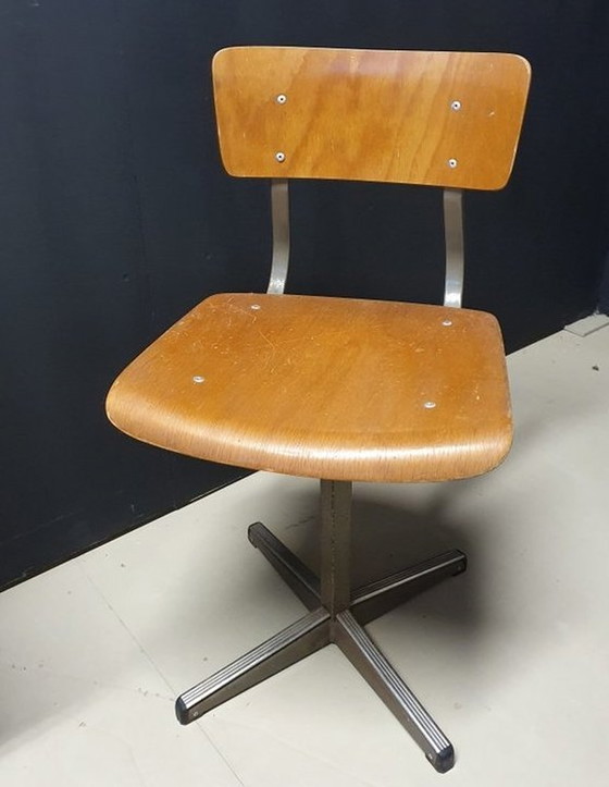 Image 1 of 13040 Industrial Grey Chair Chaise d'école