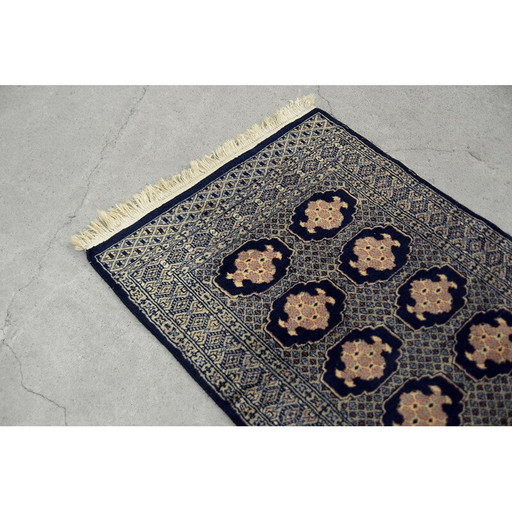 Tapis oriental Bukhara bleu vintage tissé à la main par Ikea, Pakistan 1960