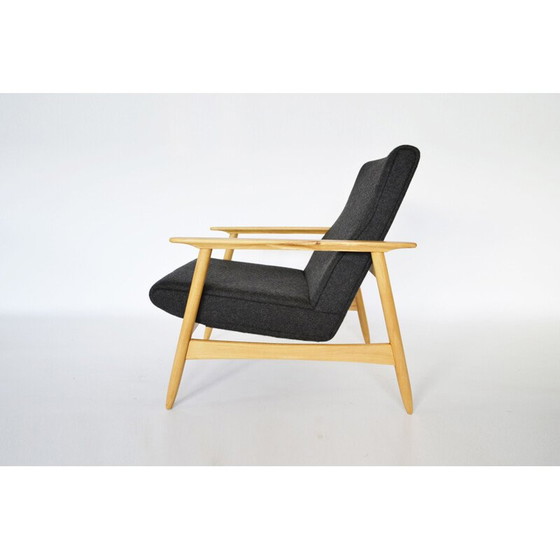 Image 1 of Fauteuil Ąžuolas vintage en feutre et bois de hêtre par Valerija Ema Cukermanienė pour Vilniaus Baldų Kombinatas, 1960s.