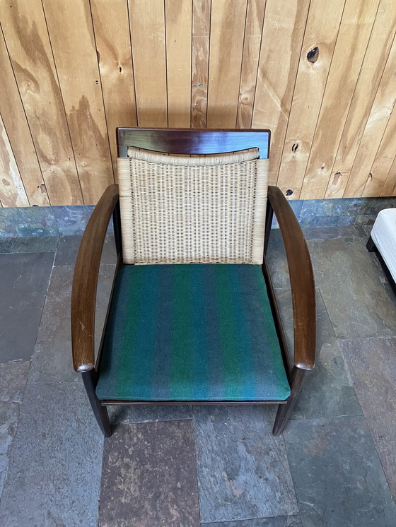 Image 1 of Chaise longue en teck avec dossier en osier Mid Century Circa 1950S