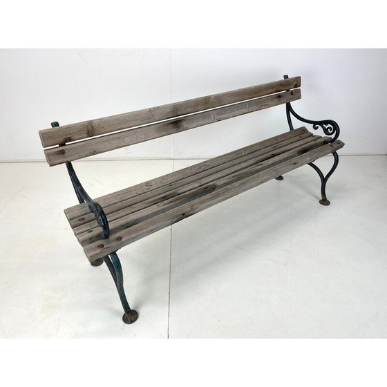 Image 1 of Banc massif en fonte et bois du Mid Century