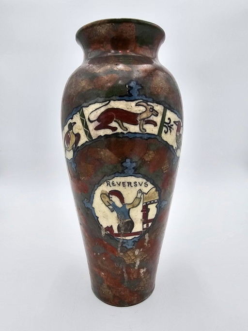 Vase À Décor De La Tapisserie De Bayeux