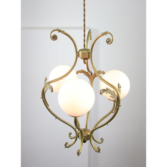 Image 1 of Lustre vintage en laiton et verre opalin, Italie 1920