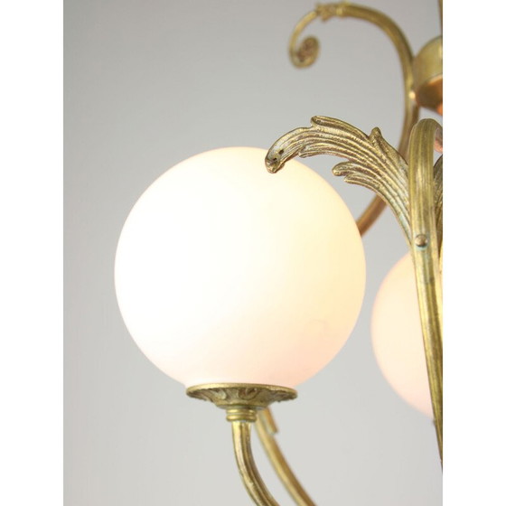 Image 1 of Lustre vintage en laiton et verre opalin, Italie 1920