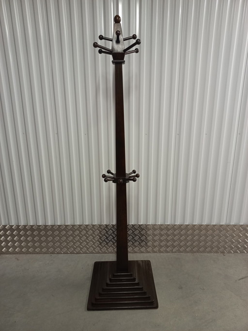 Porte-manteau stable en bois