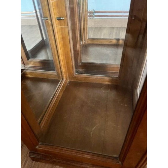 Image 1 of Paire de vitrines vintage en bois avec verre biseauté