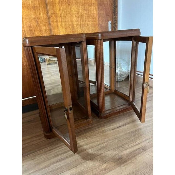Image 1 of Paire de vitrines vintage en bois avec verre biseauté