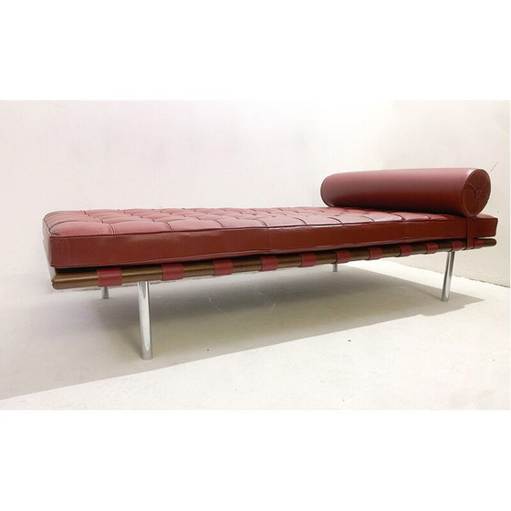 Image 1 of Lit de jour en cuir bordeaux Barcelona vintage par Ludwig Mies van der Rohe pour Knoll, 1990