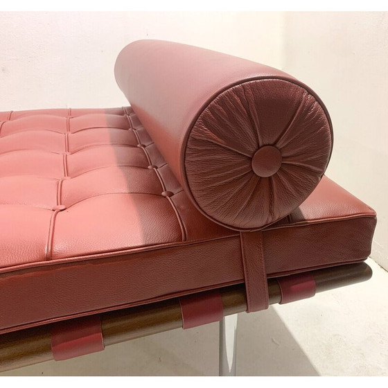 Image 1 of Lit de jour en cuir bordeaux Barcelona vintage par Ludwig Mies van der Rohe pour Knoll, 1990