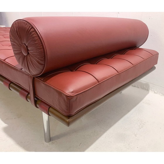 Image 1 of Lit de jour en cuir bordeaux Barcelona vintage par Ludwig Mies van der Rohe pour Knoll, 1990
