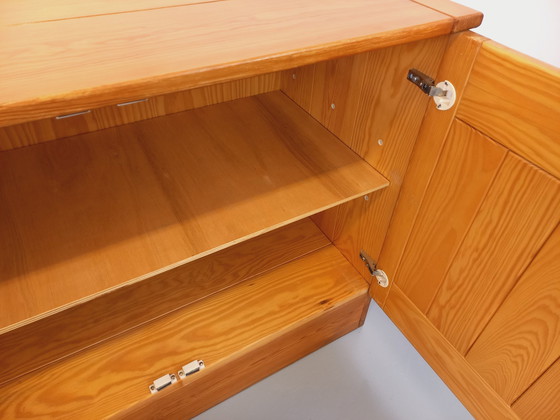 Image 1 of Meuble De Rangement Style Charlotte Perriand Les Arcs Vintage En Pin Des Années 60 70