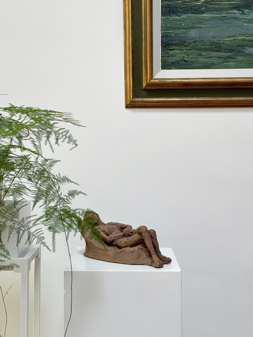 Sculpture en terre cuite - Femme allongée - Yolande Ide (1931)