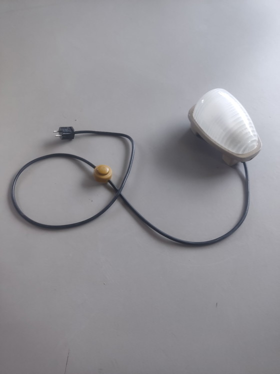 Image 1 of Lampe vintage en holophane