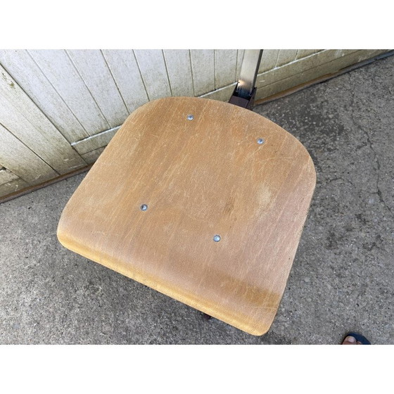 Image 1 of Chaise industrielle vintage pivotante en bois et métal, 1950