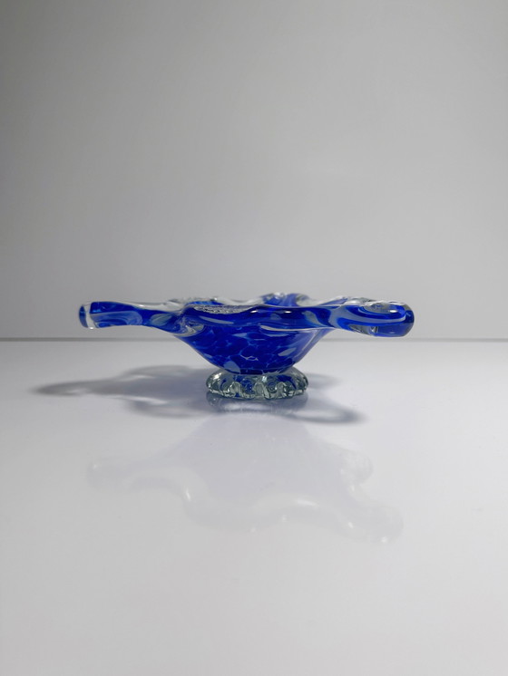 Image 1 of Vintage Murano Cendrier Ultramarin Bleu cobalt moucheté Triangle 1970 Italie
