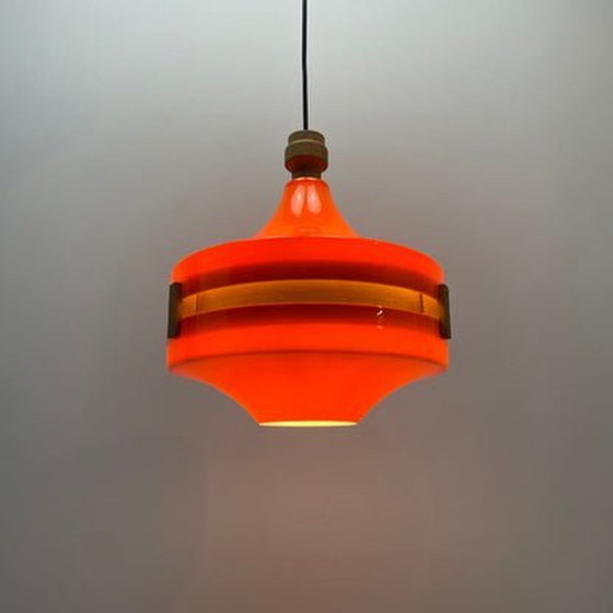 Image 1 of Lampe pendante scandinave en forme d'ovni - Plexiglas orange, 1970