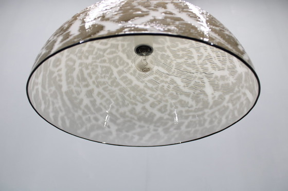 Image 1 of Lampe pendante en verre italienne des années 1970