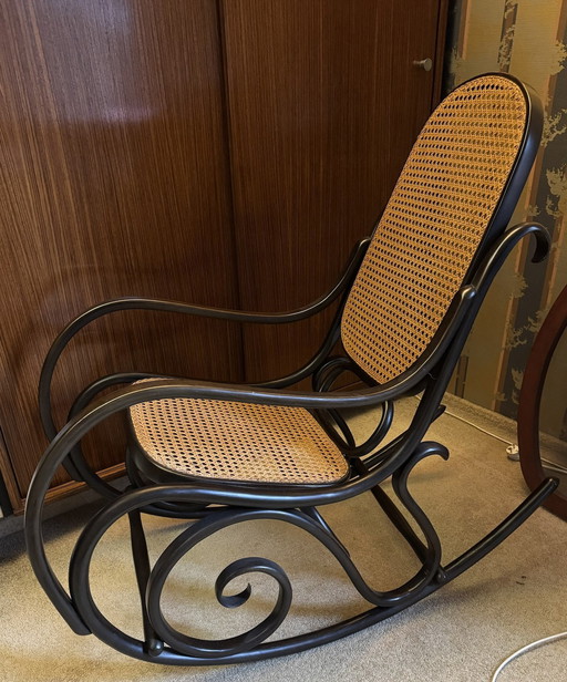 Fauteuil à bascule Thonet