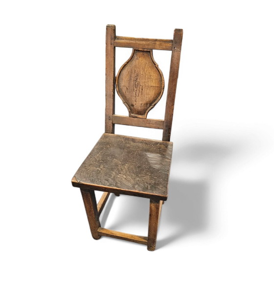 Image 1 of Chaise de ferme du début du 18e siècle avec construction en bois.