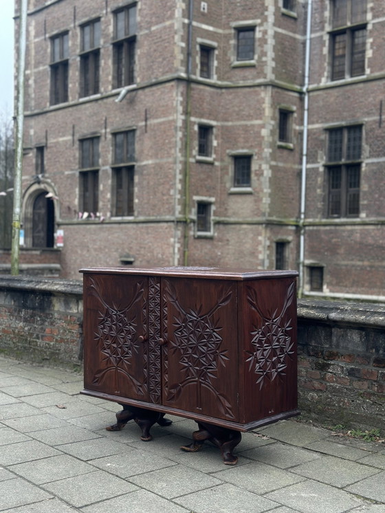 Image 1 of Cabinet sculpté congolais, 1950S
