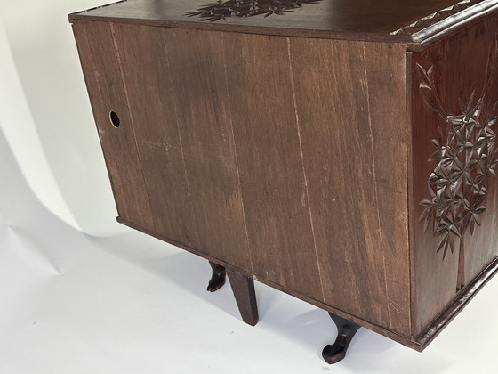 Image 1 of Cabinet sculpté congolais, 1950S