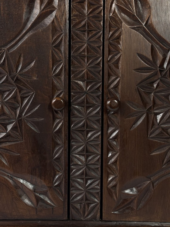 Image 1 of Cabinet sculpté congolais, 1950S