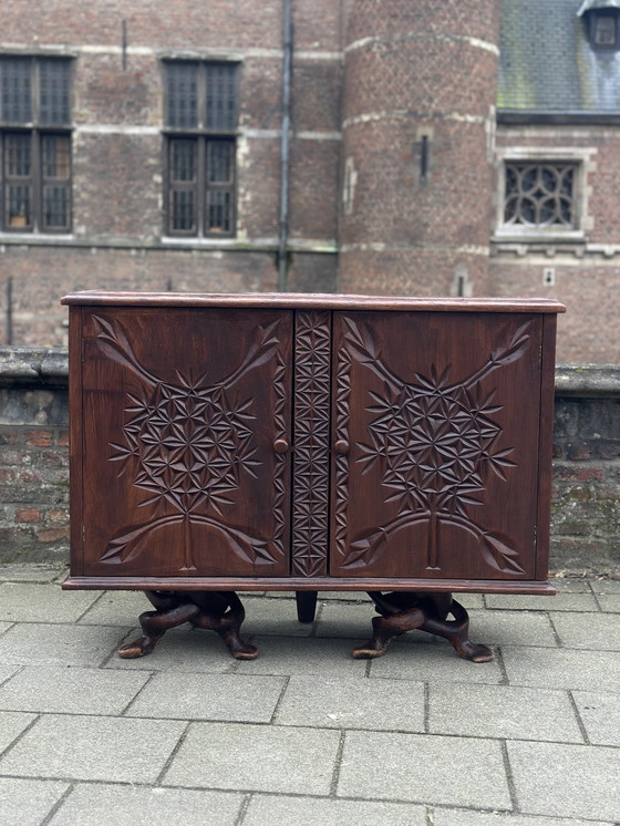 Image 1 of Cabinet sculpté congolais, 1950S