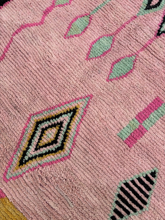 Image 1 of Tapis marocain en laine rose