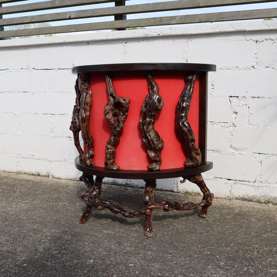 Image 1 of Comptoir de bar sculptural en bois de vigne avec une grande étagère murale en bois de vigne-50S