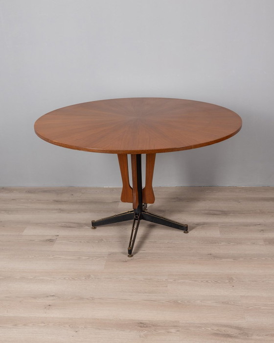 Image 1 of Table ronde en bois des années 60, conçue par Carlo Ratti pour Lissoni