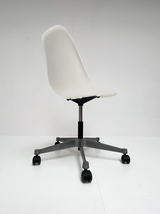 Image 1 of Chaise de bureau Vitra Eames, après 2000