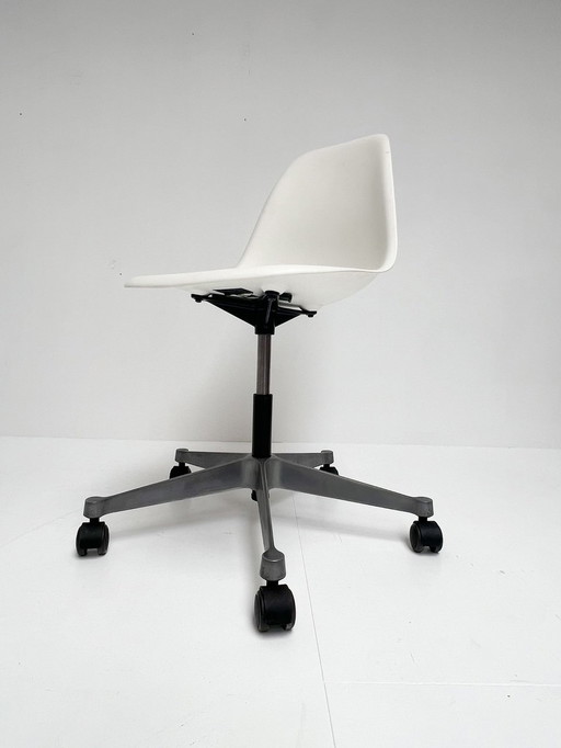 Chaise de bureau Vitra Eames, après 2000