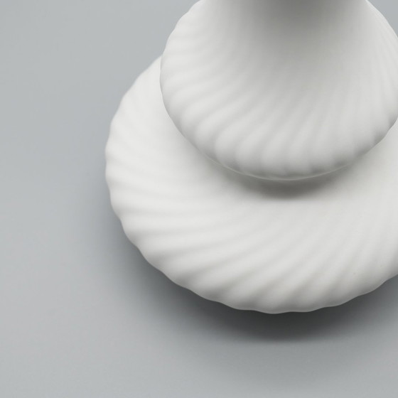 Image 1 of Hutschenreuther Vase en porcelaine bisque Duo Fine White Abstract Op-Art Relief Mcm