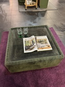 Table basse capitonnée vintage