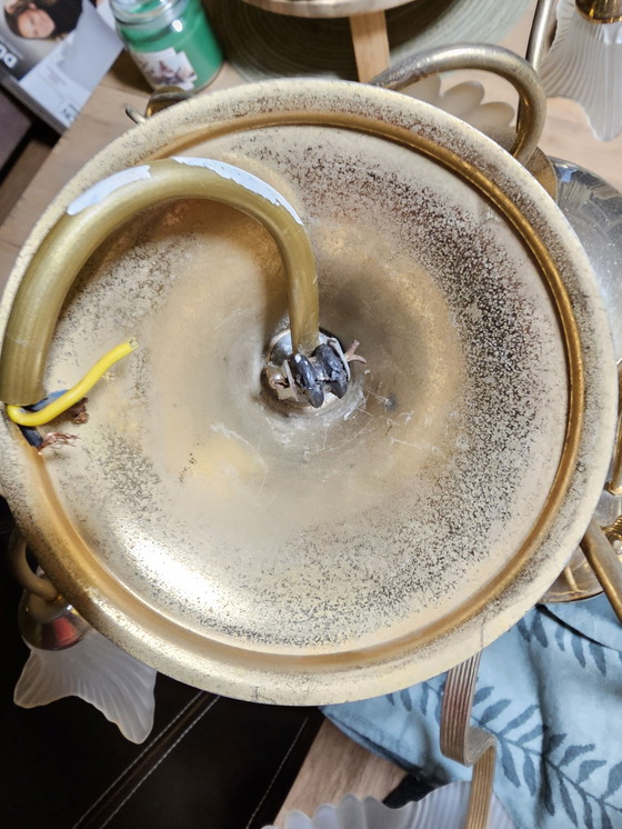 Image 1 of Lustre en laiton avec coquilles et calices en verre dépoli